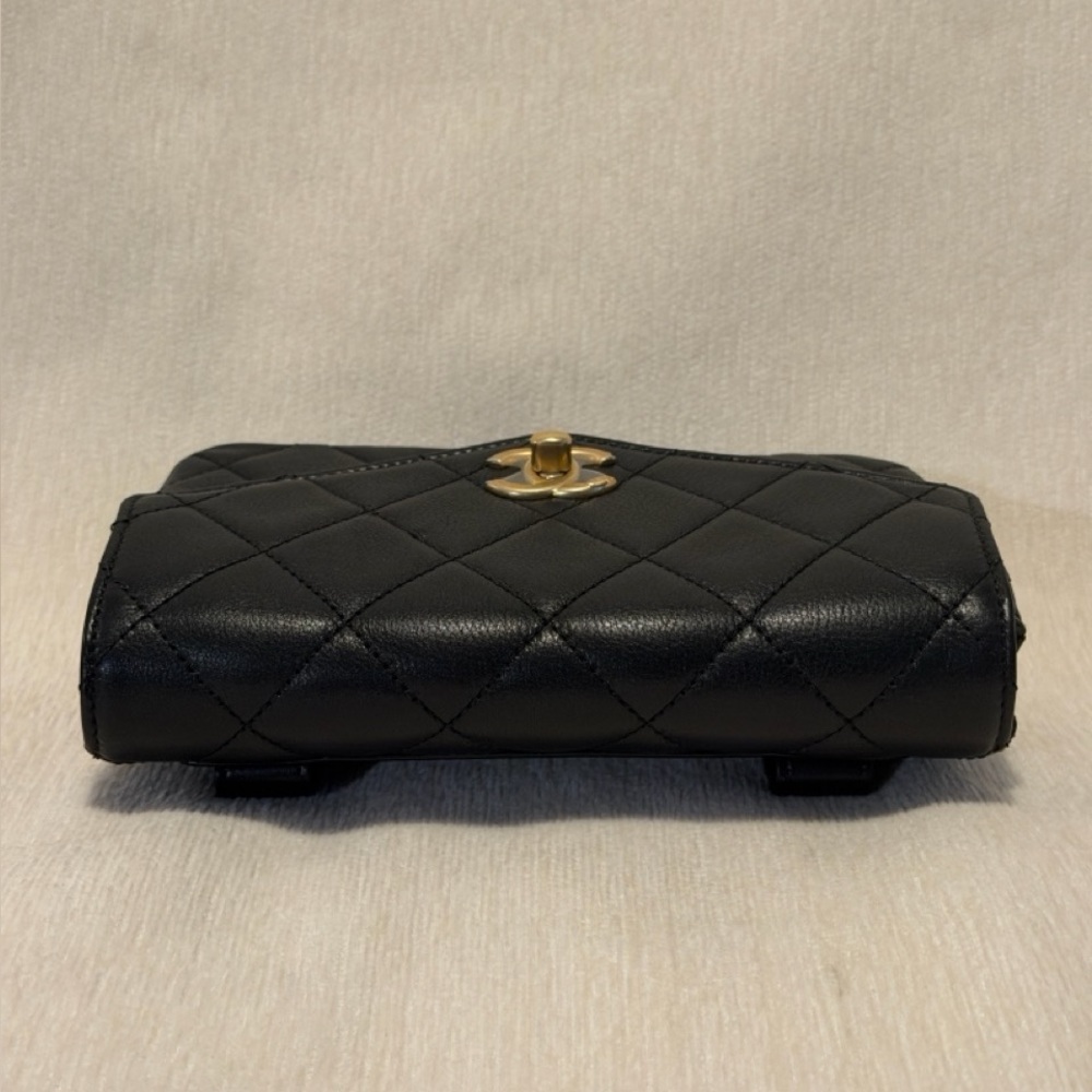 Chanel Envelope Flap Waist Bag -quilted Black Leather - Picture 15 of 16